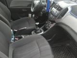 Chevrolet Aveo 2014 года за 2 750 000 тг. в Петропавловск – фото 2