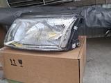 Передние фары на Volkswagen Passat B5 за 15 000 тг. в Алматы