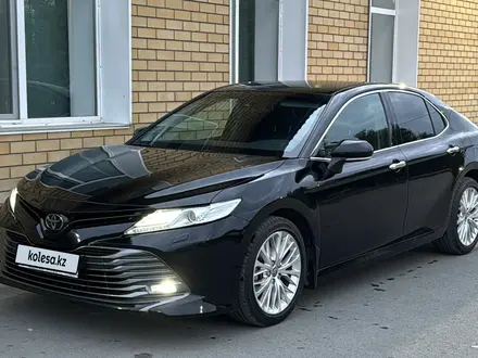 Toyota Camry 2020 года за 14 400 000 тг. в Семей – фото 3