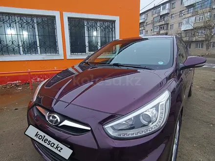 Hyundai Solaris 2011 года за 4 500 000 тг. в Актобе – фото 2