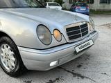 Mercedes-Benz E 320 1998 года за 3 000 000 тг. в Караганда – фото 5