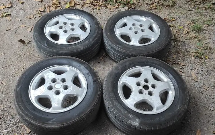 Комплект дисков R15_5*114.3. С шинами 205/65/15 за 80 000 тг. в Алматы