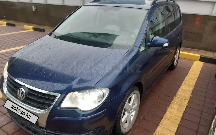 Volkswagen Touran 2009 годаfor4 400 000 тг. в Астана