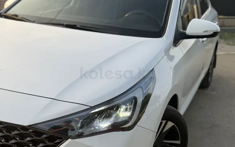 Hyundai Accent 2021 года за 8 300 000 тг. в Уральск