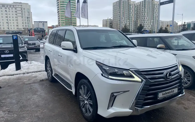 Lexus LX 570 2016 годаfor42 500 000 тг. в Астана