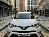 Toyota RAV4 2018 годаүшін13 800 000 тг. в Шымкент