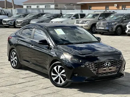 Hyundai Accent 2021 года за 7 490 000 тг. в Атырау – фото 2