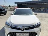 Toyota Camry 2015 годаүшін11 200 000 тг. в Атырау