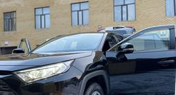 Toyota RAV4 2020 года за 16 500 000 тг. в Семей – фото 3