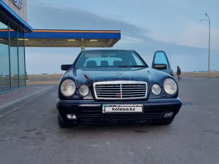 Mercedes-Benz E 430 1998 года за 3 100 000 тг. в Аральск – фото 10