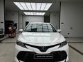 Toyota Camry 2019 года за 8 700 000 тг. в Актобе – фото 2