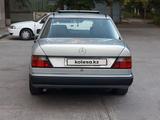 Mercedes-Benz E 230 1992 года за 3 800 000 тг. в Шымкент – фото 5