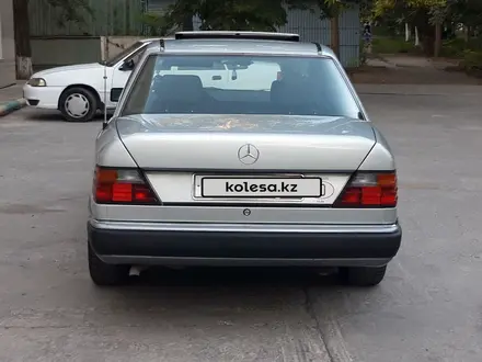 Mercedes-Benz E 230 1992 годаүшін3 800 000 тг. в Шымкент – фото 5