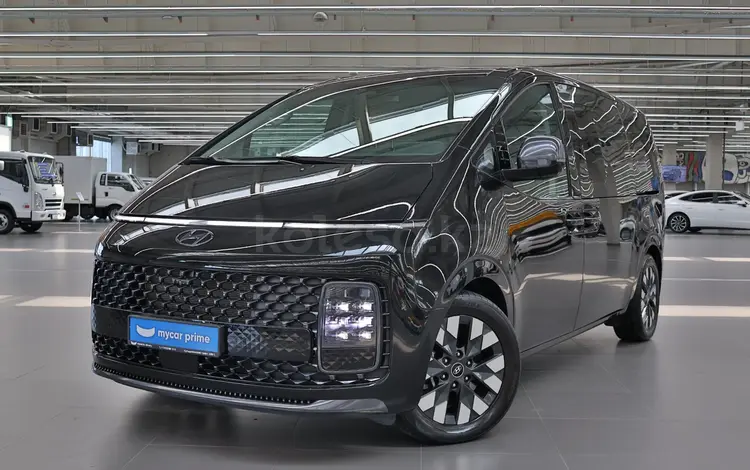 Hyundai Staria Luxe 2024 года за 17 990 000 тг. в Алматы