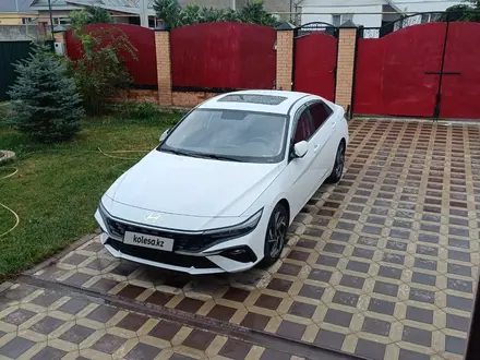 Hyundai Elantra 2023 года за 8 200 000 тг. в Шымкент