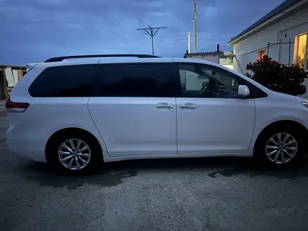 Toyota Sienna 2014 года за 13 000 000 тг. в Актау – фото 3