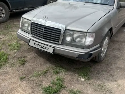 Mercedes-Benz E 230 1991 года за 1 300 000 тг. в Караганда – фото 2