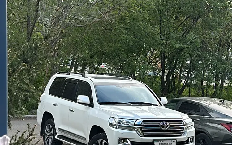 Toyota Land Cruiser 2016 годаүшін27 900 000 тг. в Усть-Каменогорск