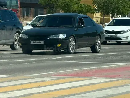 Toyota Camry 1997 года за 3 150 000 тг. в Актау – фото 2