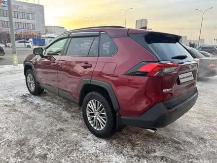 Toyota RAV4 2020 года за 13 500 000 тг. в Астана – фото 2