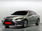 Lexus ES 300h 2023 годаүшін20 300 000 тг. в Астана
