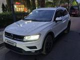 Volkswagen Tiguan 2018 года за 9 000 000 тг. в Алматы