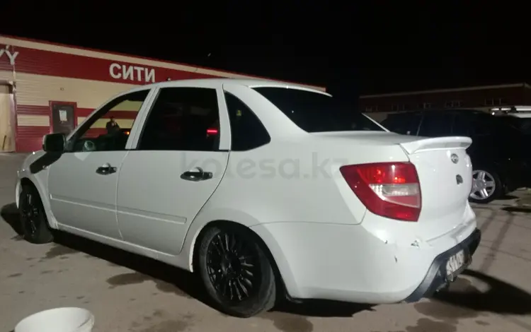 ВАЗ (Lada) Granta 2190 2014 годаүшін1 850 000 тг. в Актобе