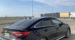 Hyundai Sonata 2015 года за 4 100 000 тг. в Уральск – фото 4