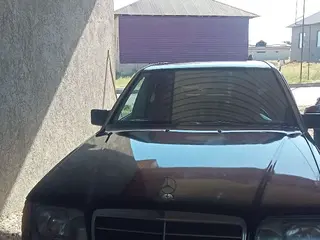 Mercedes-Benz E 320