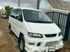 Mitsubishi Delica, 2004