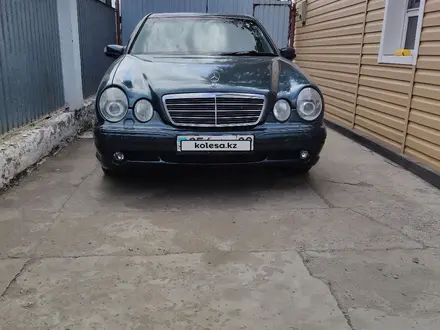 Mercedes-Benz E 240 2000 года за 2 500 000 тг. в Караганда – фото 4