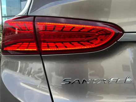 Hyundai Santa Fe 2019 года за 18 500 000 тг. в Алматы – фото 9