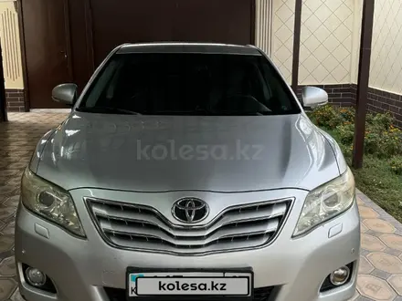 Toyota Camry 2010 года за 6 800 000 тг. в Шымкент – фото 2