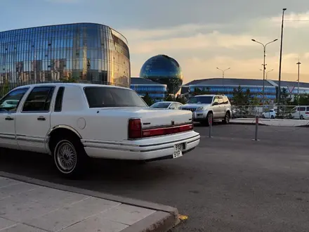 Lincoln Town Car 1993 года за 10 000 000 тг. в Астана – фото 6