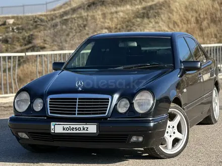 Mercedes-Benz E 320 1998 года за 2 500 000 тг. в Алматы