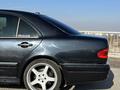 Mercedes-Benz E 320 1998 года за 2 500 000 тг. в Алматы – фото 5
