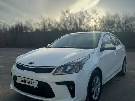 Kia Rio 2018 года за 4 200 000 тг. в Актобе – фото 2