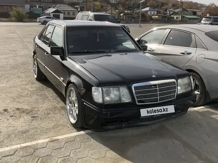 Mercedes-Benz E 200 1993 года за 1 600 000 тг. в Кокшетау