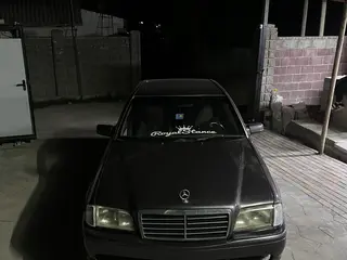 Mercedes-Benz C 230