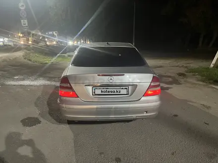 Mercedes-Benz E 200 2005 года за 3 500 000 тг. в Астана – фото 8