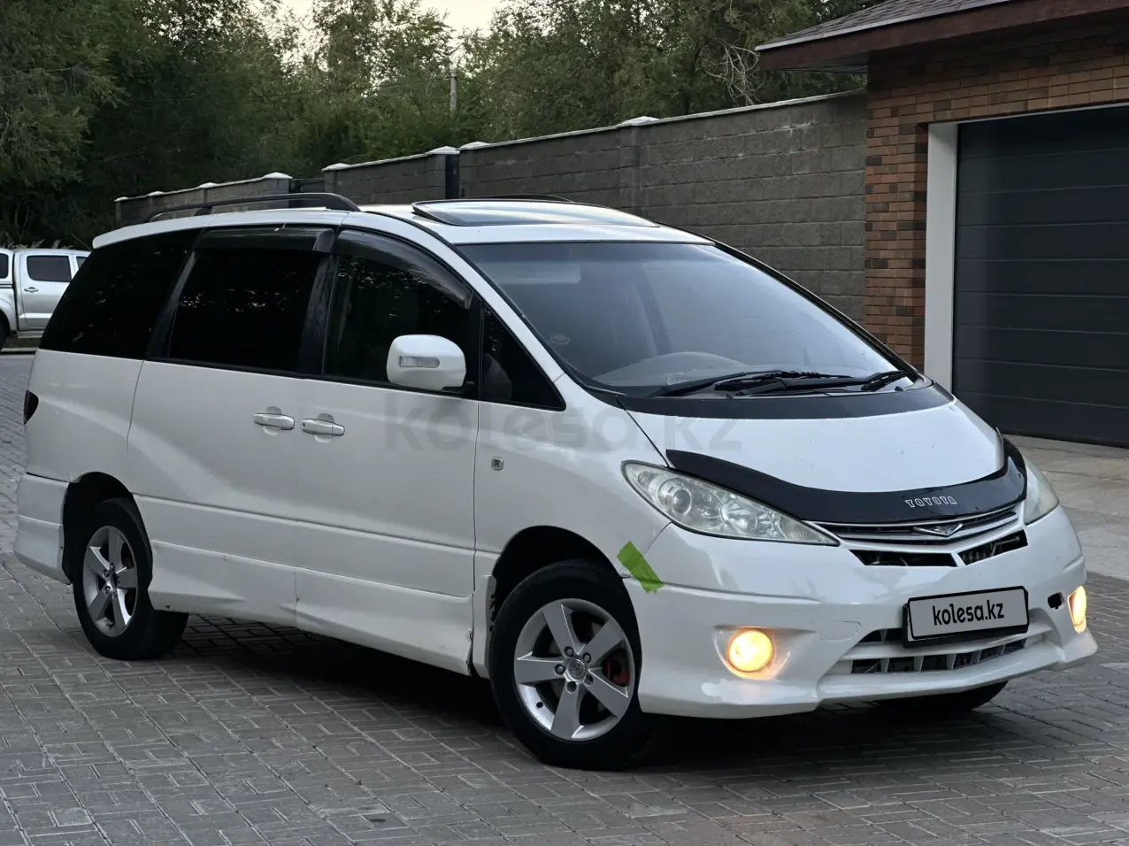 Toyota Estima, 2005