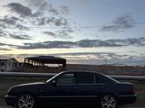 Mercedes-Benz E 230 1995 года за 2 000 000 тг. в Караганда – фото 2