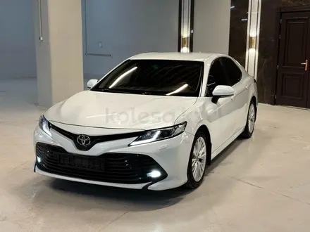 Toyota Camry 2019 года за 14 000 000 тг. в Астана – фото 2