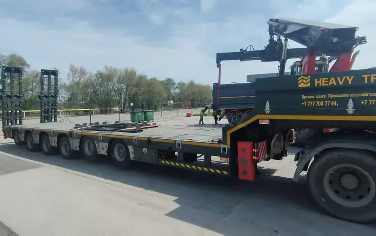 Heavy Truck  6-осный низкорамный трал 2023 года за 19 700 000 тг. в Семей