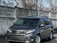 Toyota Sienna 2017 года за 16 000 000 тг. в Алматы