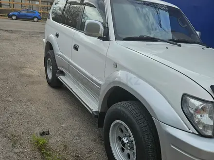 Toyota Land Cruiser Prado 2001 года за 9 500 000 тг. в Алматы – фото 4