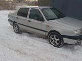 Volkswagen Vento 1994 годаfor1 500 000 тг. в Караганда – фото 2