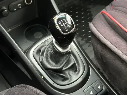Kia Rio 2015 года за 5 250 000 тг. в Актобе – фото 25