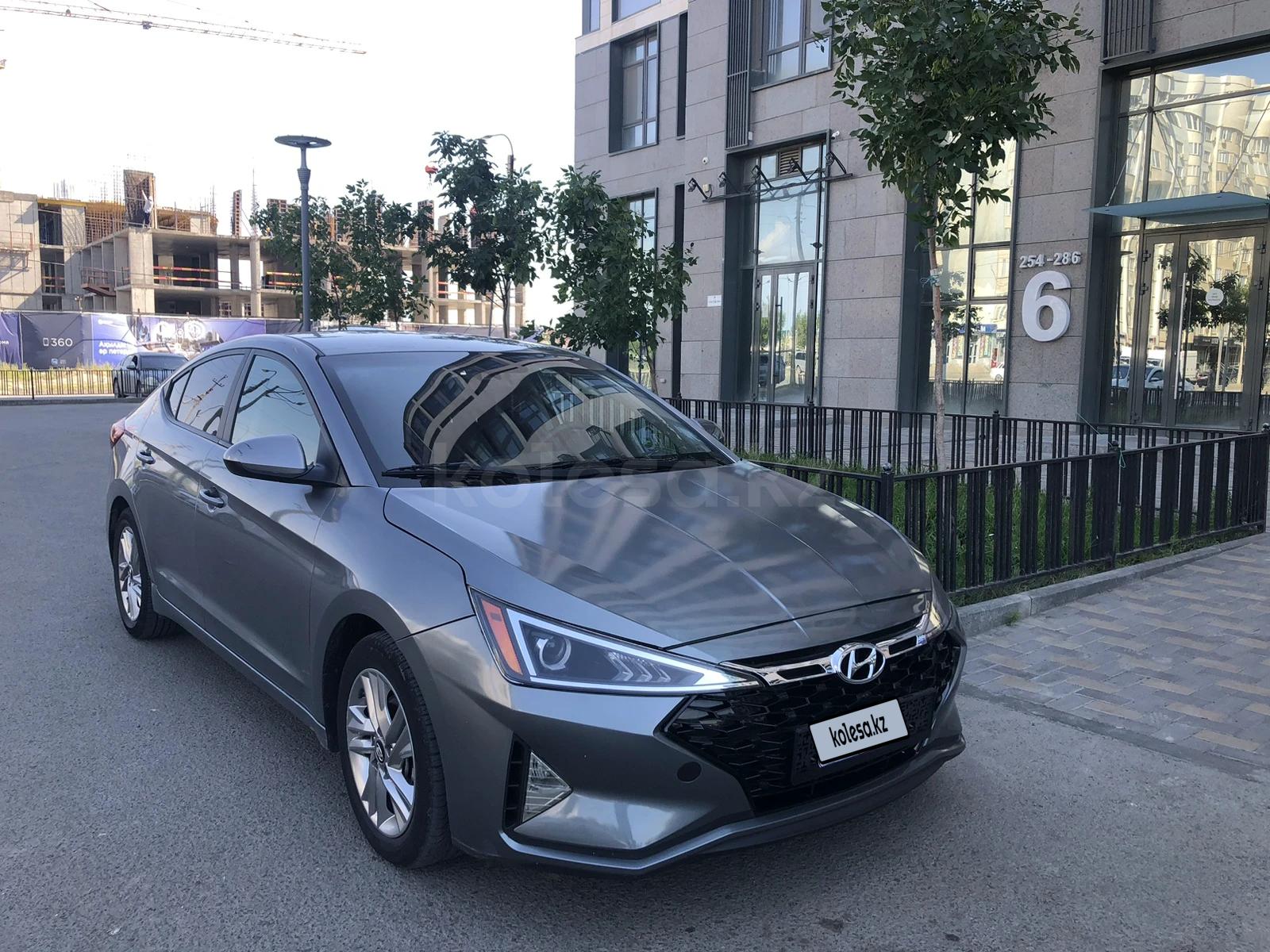 Hyundai Elantra 2018 г.