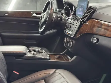 Mercedes-Benz GLS 450 2019 года за 22 000 000 тг. в Алматы – фото 21